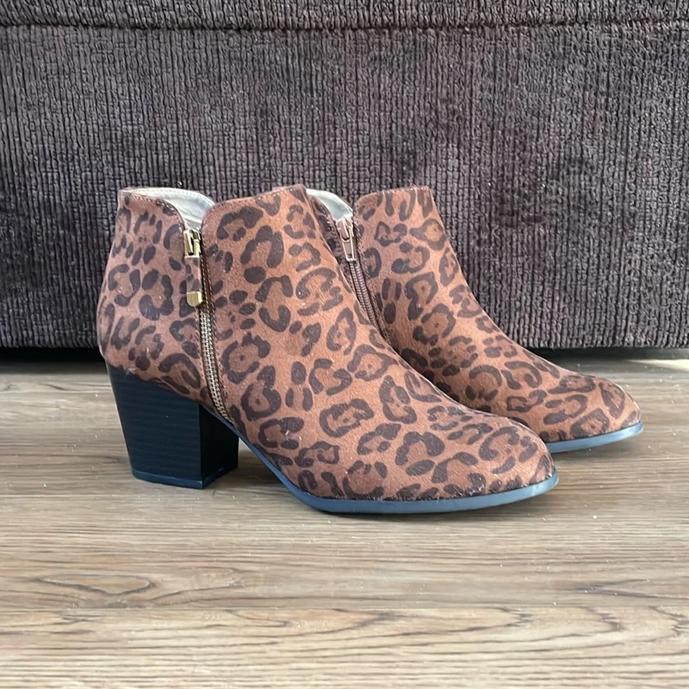 Style & co leopard print heeled ankle boot - Picture 1 of 7
